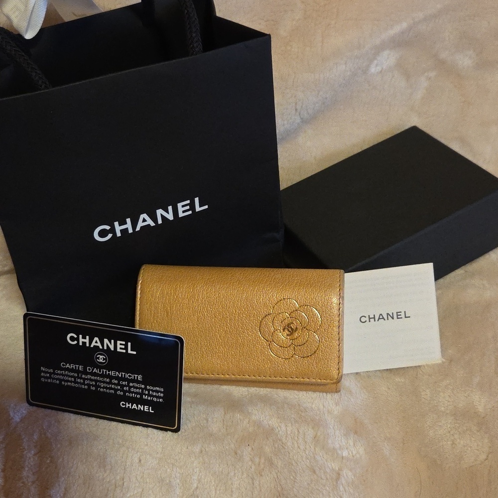 Chanel Metallic Gold Key Holder - Picture 2 of 5